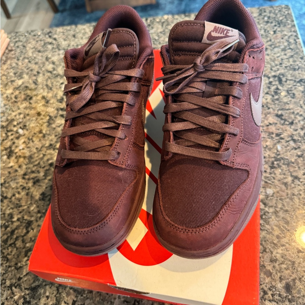 Nike Dunk Burgundy Sneakers